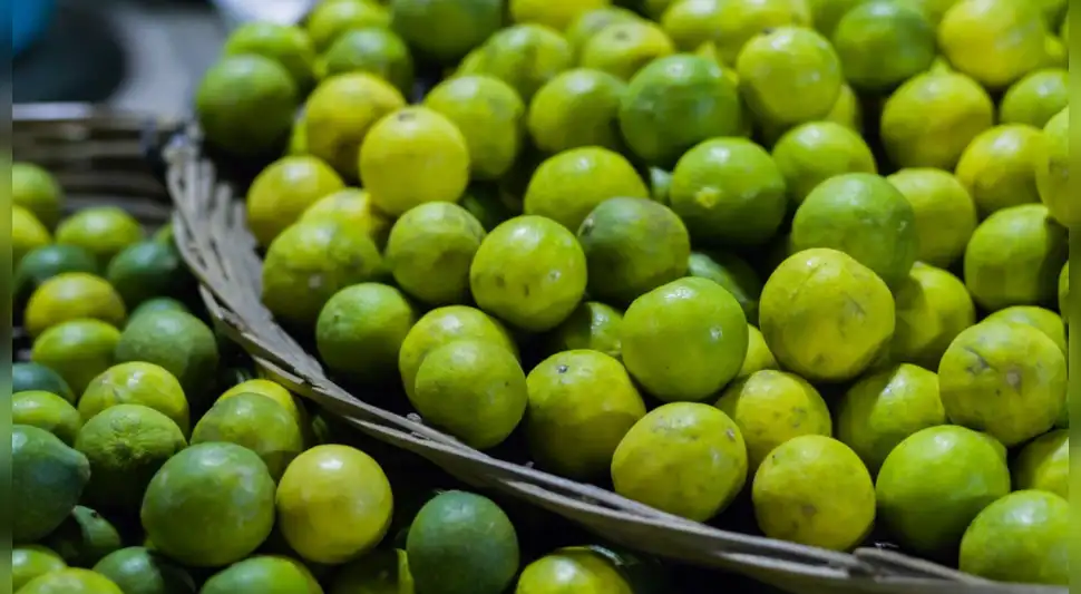 Cómo saber si los limones tienen jugo antes de comprarlos