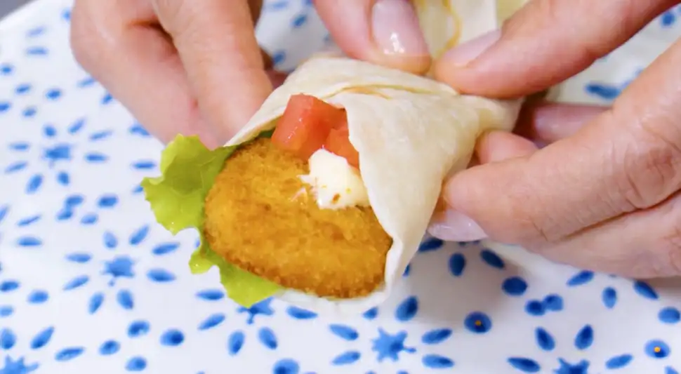 Wraps con nuggets de pollo (video)
