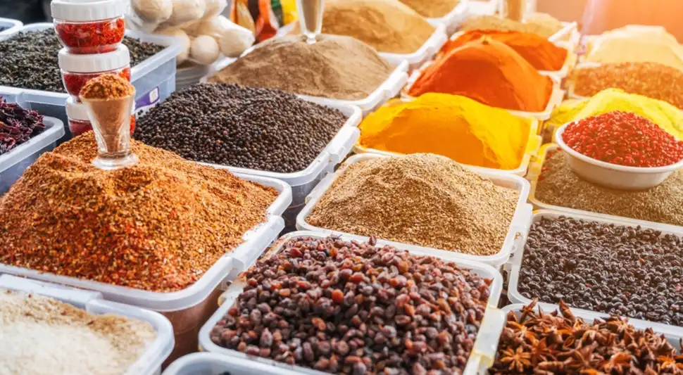 Un condimento que cautivó a los críticos culinarios de la famosa guía culinaria Taste Atlas. Foto: Shutterstock Un condimento que cautivó a los críticos culinarios de la famosa guía culinaria Taste Atlas. Foto: Shutterstock
