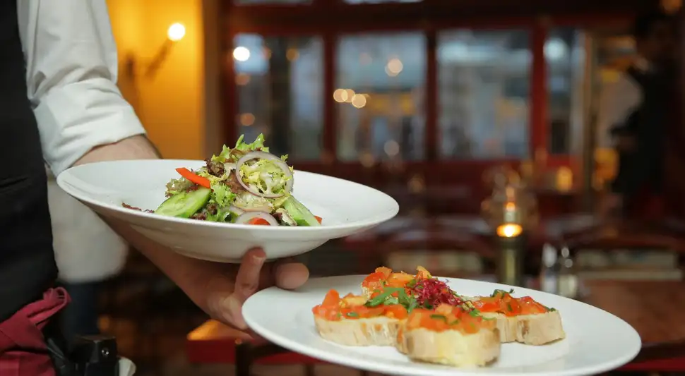 Visita el top 10 de los mejores restaurantes y disfruta de la comida tradicional peruana. Fuente: Pexels