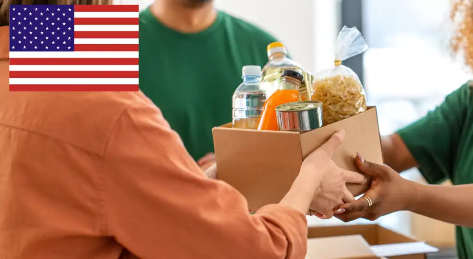 Estas organizaciones nacionales reparten productos nutritivos y balanceados a residentes e inmigrantes. Foto: Buenazo / Shutterstock