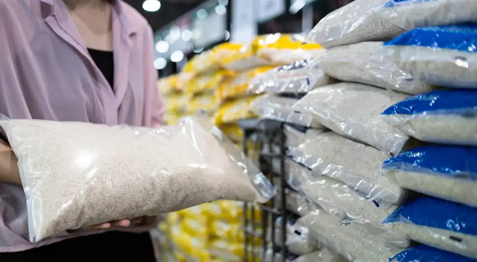 Esta marca de arroz en España contiene ingredientes alergénicos que representan un riesgo para los consumidores. Foto: Buenazo / Shutterstock