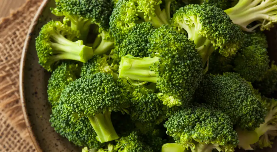 Prepara el tallo del brócoli de 7 maneras y aprovecha todas sus propiedades. Foto: Buenazo / Shutterstock