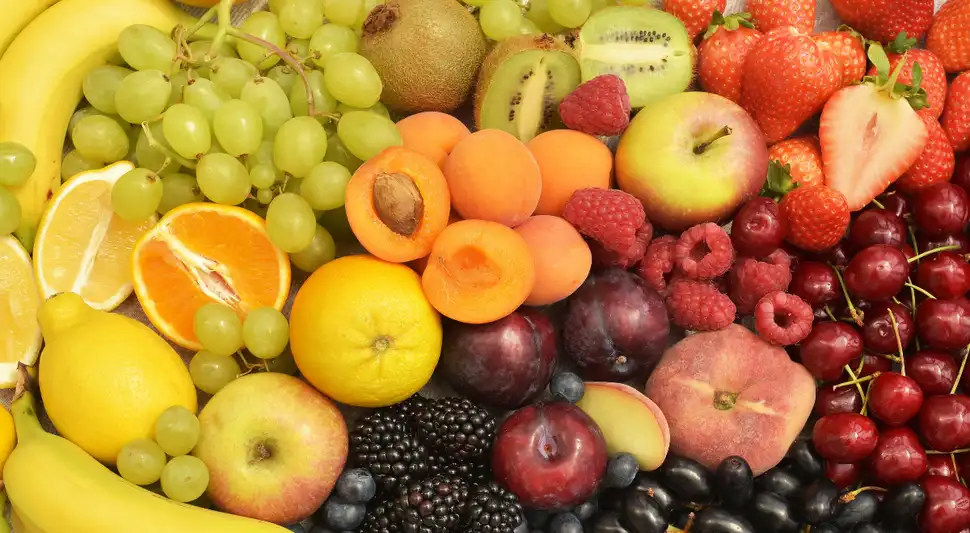 Esta fruta dulce y jugosa se puede disfrutar en cualquier momento del día para aprovechar sus propiedades. Foto: Buenazo / Shutterstock