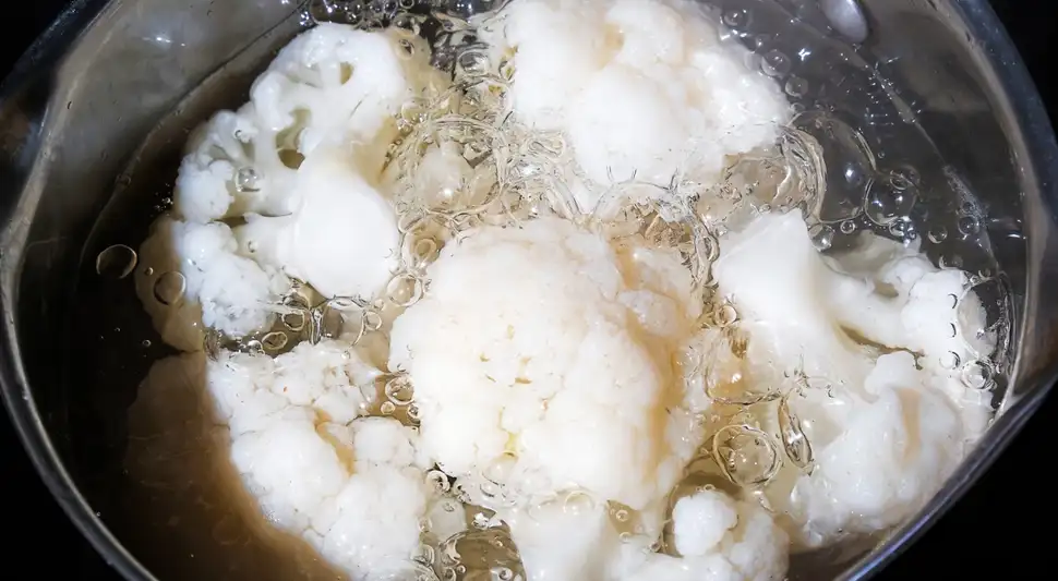 Conoce la forma más adecuada de cocinar la coliflor para aprovechar sus nutrientes. Foto: Buenazo / Shutterstock Conoce la forma más adecuada de cocinar la coliflor para aprovechar sus nutrientes. Foto: Buenazo / Shutterstock