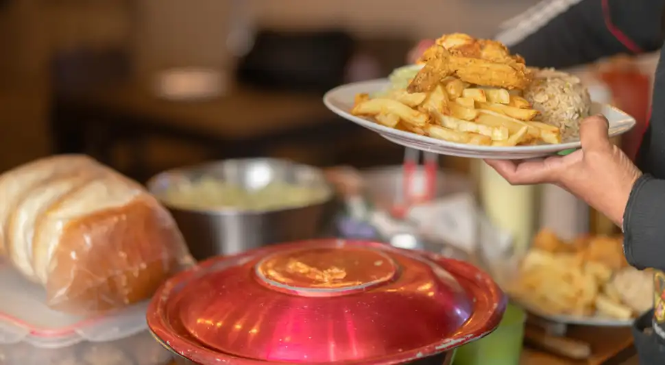 Descubre cuánto gasta el peruano en comida rápida. Foto: Buenazo / Shutterstock Descubre cuánto gasta el peruano en comida rápida. Foto: Buenazo / Shutterstock