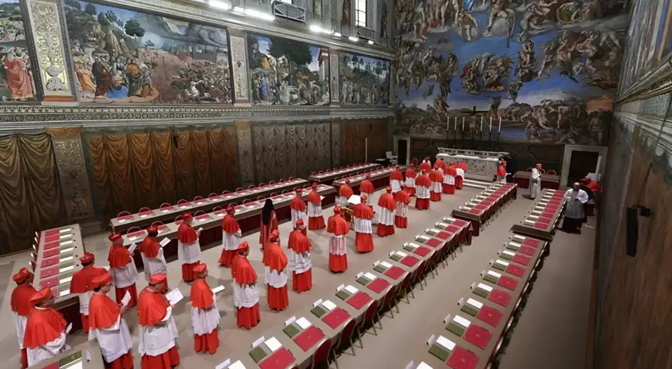 Las restricciones durante la comida en el cónclave son fundamentales para evitar la manipulación de información. Foto: Buenazo / Web Las restricciones durante la comida en el cónclave son fundamentales para evitar la manipulación de información. Foto: Buenazo / Web