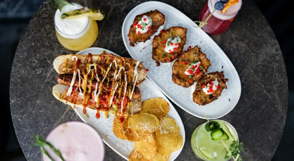 Disfruta de los buñuelos de acelga como un plato de entrada. Fuente: Pexels. Disfruta de los buñuelos de acelga como un plato de entrada. Fuente: Pexels.