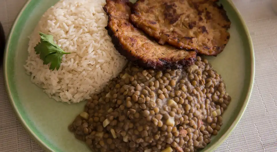 Usa el vinagre al cocinar las lentejas para diversos beneficios en el organismo. Usa el vinagre al cocinar las lentejas para diversos beneficios en el organismo.