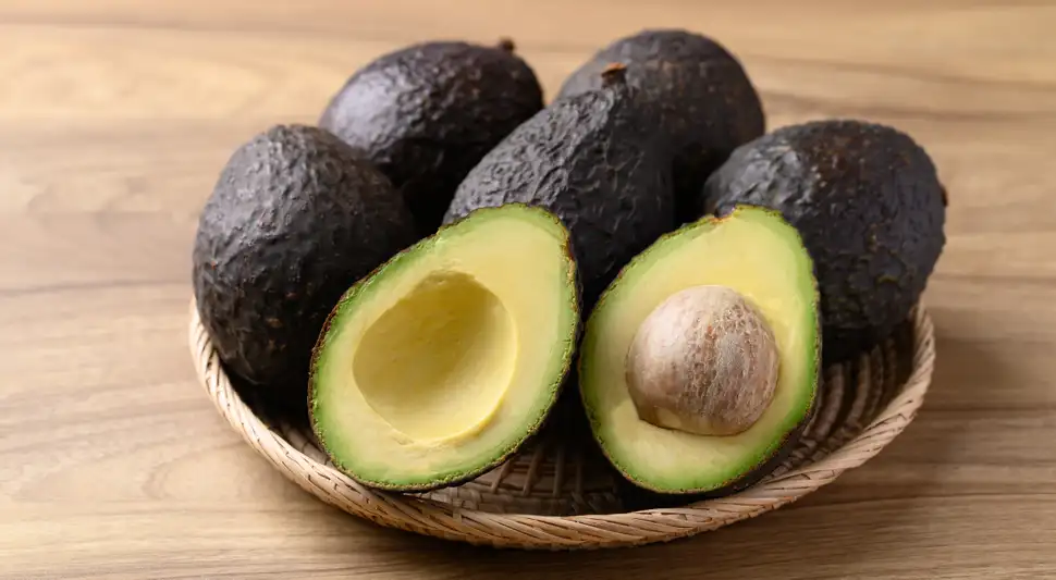 Los peligros del consumo de palta. Los peligros del consumo de palta.