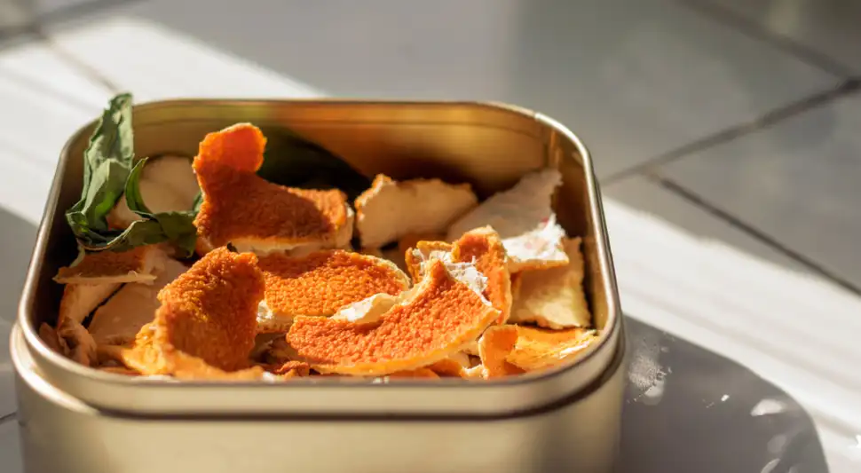 Esta combinación potencia sus propiedades antibacterianas y desodorizantes, ideal para la limpieza. Fuente: Pexels.