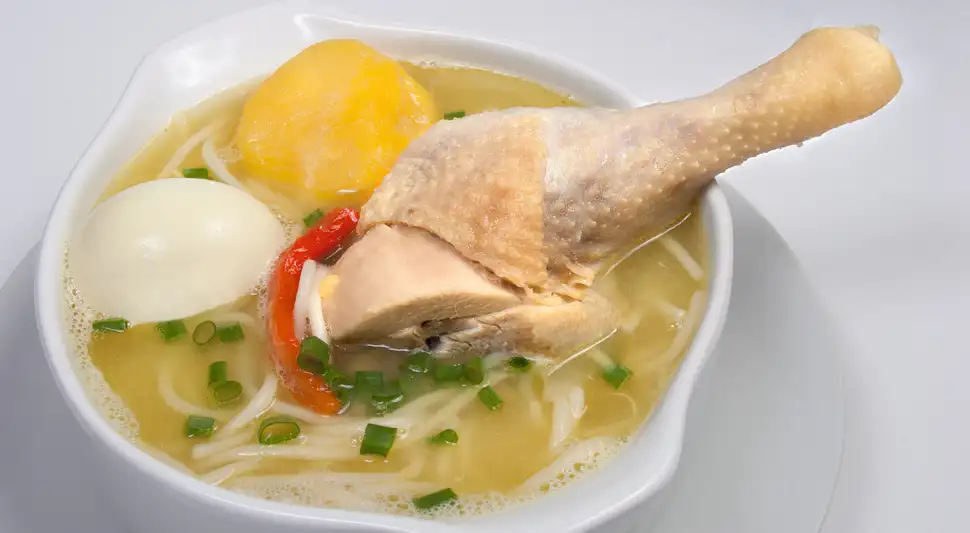 Estas son las enfermedades que se pueden prevenir con el caldo de gallina
