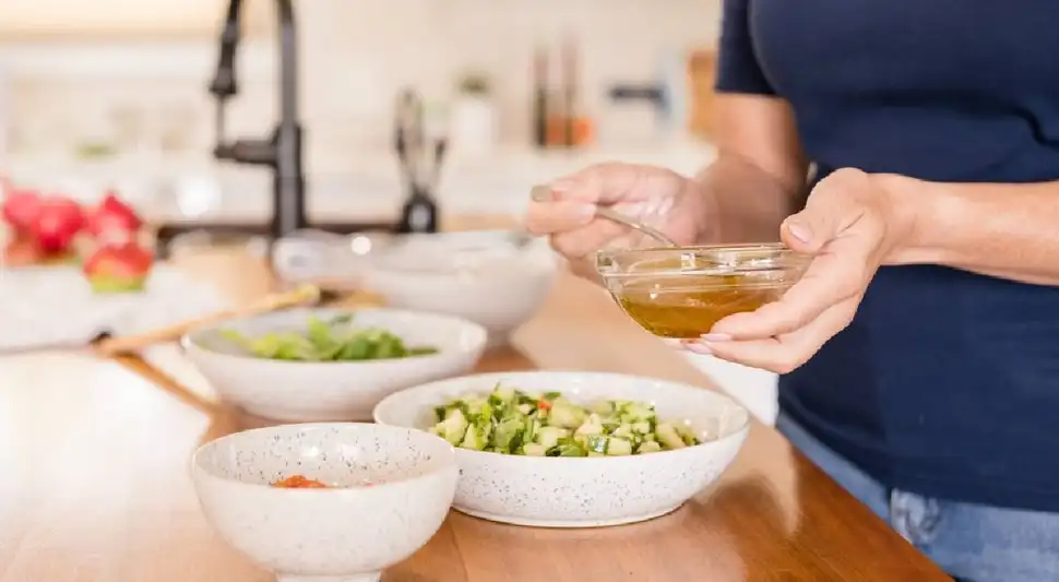 Su ácido ayuda en la digestión al estimular la producción de ácido estomacal. Fuente: Pexels.