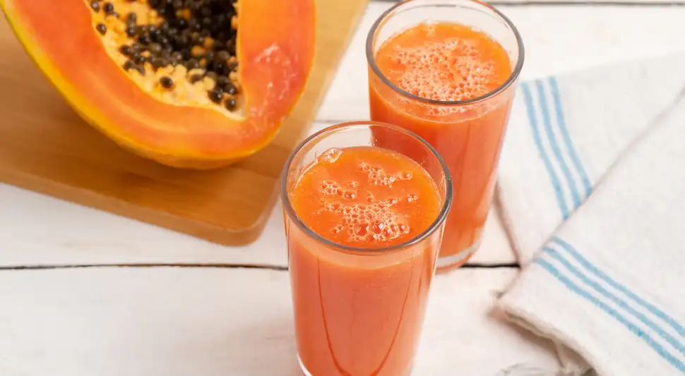 Conoce los beneficios de tomar jugo de papaya.