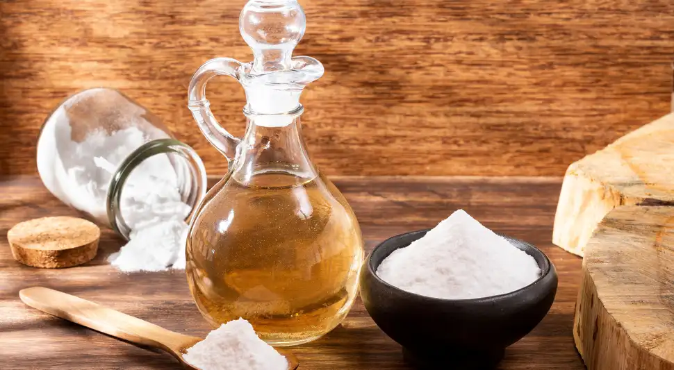 Por qué recomiendan mezclar bicarbonato de sodio con agua oxigenada.