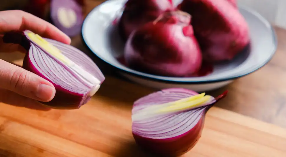 Por qué recomiendan mezclar cebolla con bicarbonato de sodio.