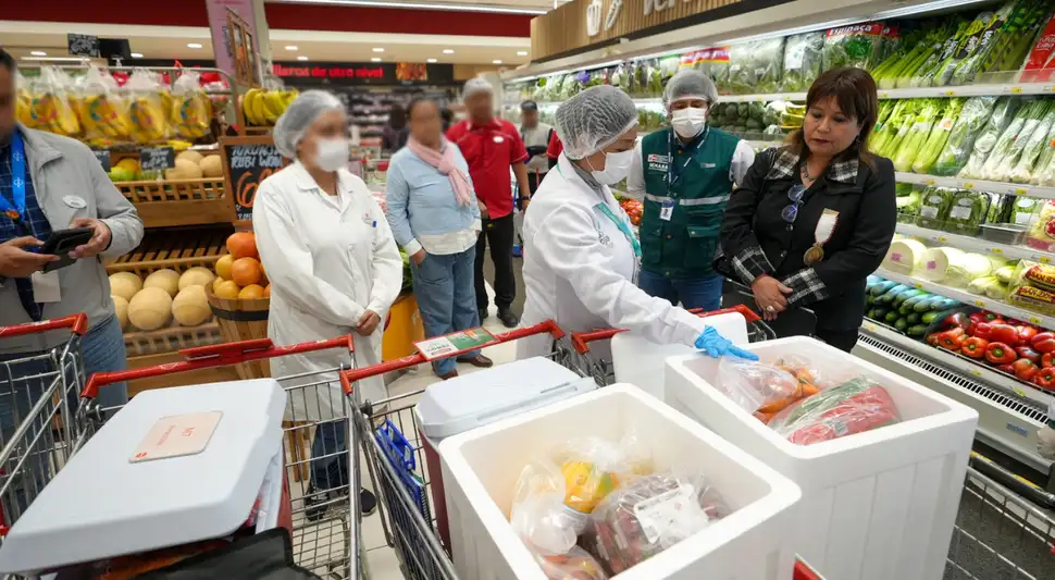 Detectan agroquímicos prohibidos en ají amarillo.