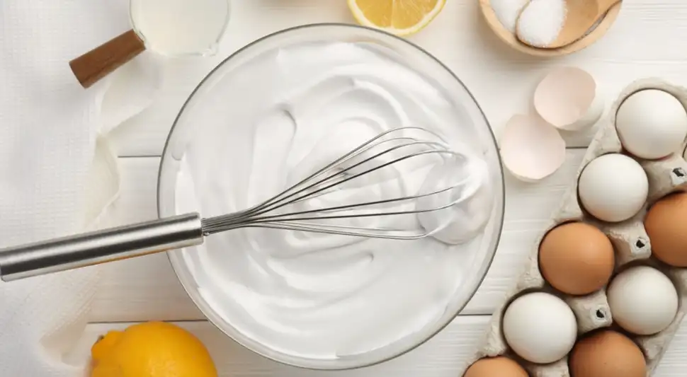 Esta festividad cultural y comercial busca fomentar el consumo de la crema batida, muy apreciada en repostería. Fuente: Shutterstock.