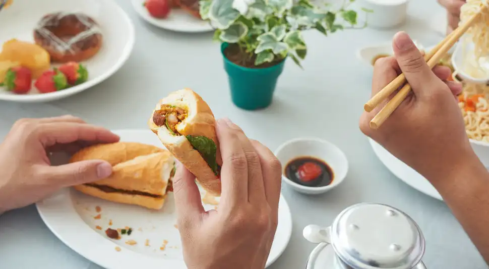 Las Guías Alimentarias del Ministerio de Salud sugieren priorizar alimentos naturales sobre productos procesados, mejorando así la calidad nutricional. Foto: Envato
